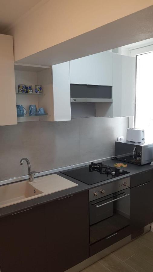 Water Lily Apartment - Self Check-In Oradea Exteriör bild