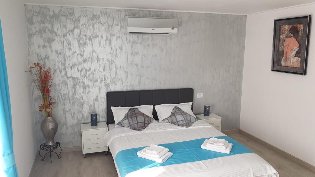 Water Lily Apartment - Self Check-In Oradea Exteriör bild